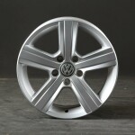 Литой диск OE Volkswagen 7H0601025H8Z8 Silver 7x17" 5x120 ET55 центральное отверстие 65.1