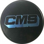 cms kapsel, must, hõbedane logo, 65mm